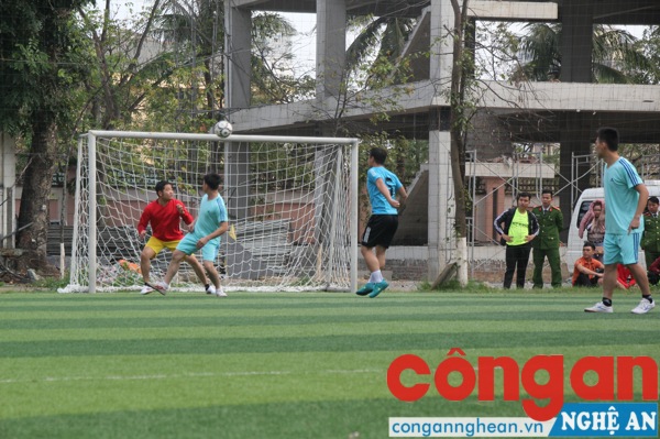 Khai mạc giải bóng đá mini Đoàn thanh niên Công an tỉnh