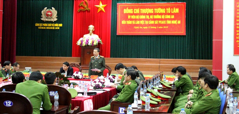 Bộ trưởng Tô Lâm làm việc với Cảnh sát PC&CC Nghệ An