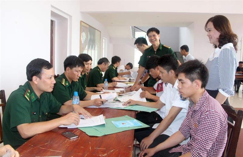 Tuyển sinh ĐH, CĐ quân sự 2018 có gì mới?