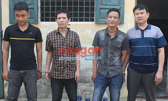 Đánh úp sới bạc