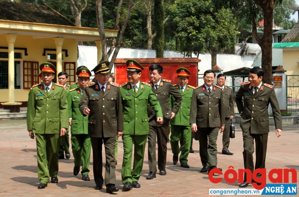 Ngày 16/3/2018, đồng chí Bộ trưởng Bộ Công an và các đồng chí lãnh đạo Tổng cục III, Tổng cục VIII, Công an Nghệ An, Cảnh sát PC&CC Nghệ An, các Cục nghiệp vụ đã đến thăm và làm việc tại đơn vị Trại giam số 6