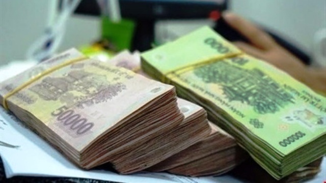 Vấn nạn mua bán tiền giả trên mạng
