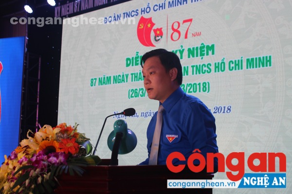 Đồng chí Phạm Tuấn Vinh, Bí thư Tỉnh đoàn Nghệ An ôn lại truyền thống hào hùng và vẻ vang 87 năm qua của Đoàn TNCS Hồ Chí Minh