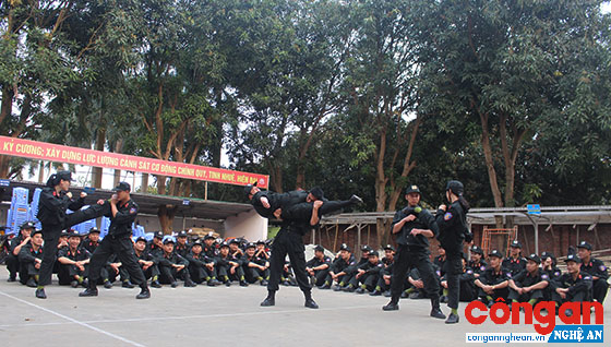 Tiếp lửa truyền thống cho cán bộ, đoàn viên thanh niên