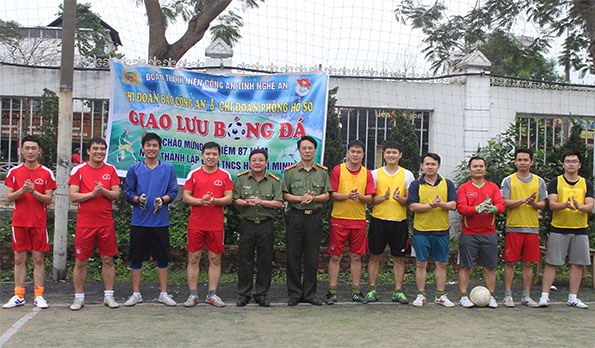Giao lưu bóng đá kỷ niệm Ngày thành lập Đoàn