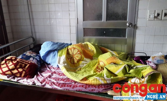 Xung quanh vụ giáo sinh thực tập đang mang thai bị phụ huynh đánh đập và ép quỳ xin lỗi