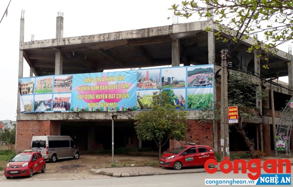 Công trình nhếch nhác nhiều năm, huyện Nam Đàn muốn thu hồi nhưng chủ đầu tư không chịu trả