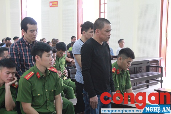  Các bị cáo tại tòa