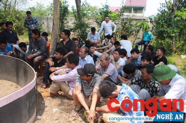 Các đối tượng đánh bạc bị bắt giữ