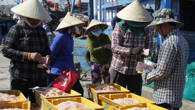 Nhiều cơ sở bán hải sản bị lừa thủ đoạn cũ