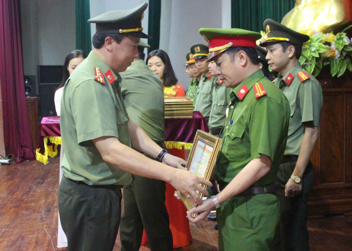 Biểu dương các điển hình tiên tiến trong phong trào 'CAND học tập, thực hiện 6 điều Bác Hồ dạy'