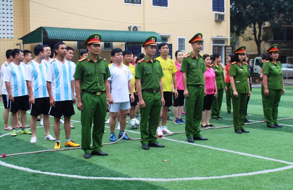 Các đại biểu tham dự Khai mạc giải thể thao