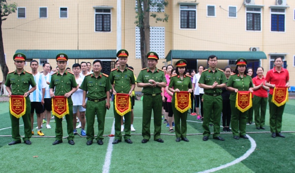 Khai mạc giải thể thao kỷ niệm 72 năm Ngày truyền thống lực lượng CSQLHC về TTXH