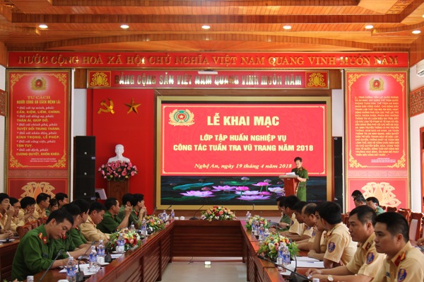 Khai mạc lớp tập huấn nghiệp vụ vũ trang