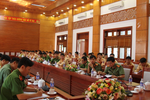 Lớp tập huấn trang bị kiến thức cho cán bộ làm công tác