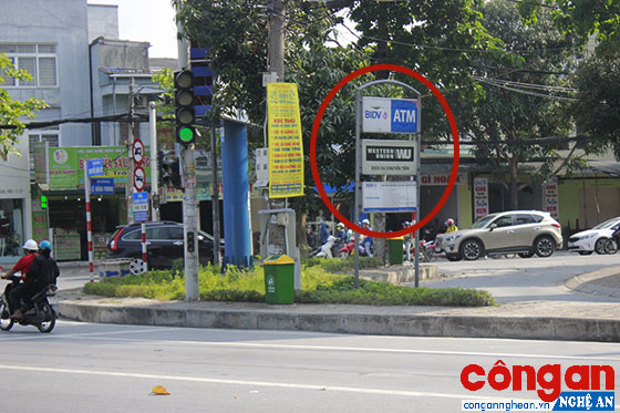 'Cha chung không ai khóc'?