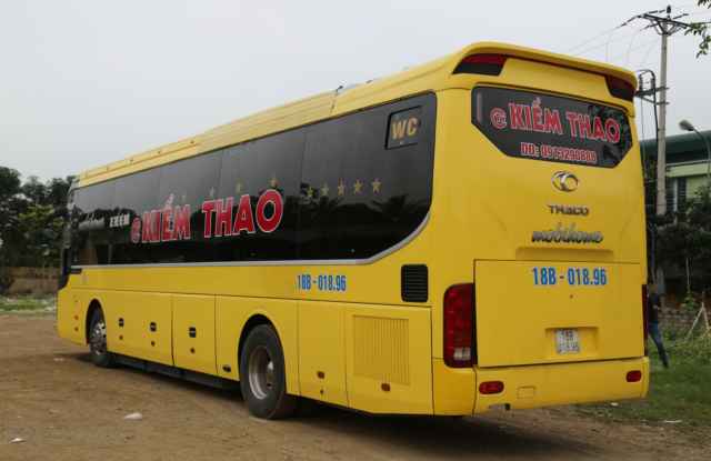 Chiếc xe khách vận chuyển.