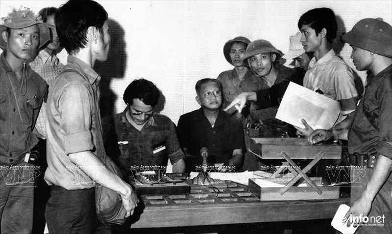 Thước phim quý về giờ khắc chính quyền Việt Nam Cộng hòa đầu hàng