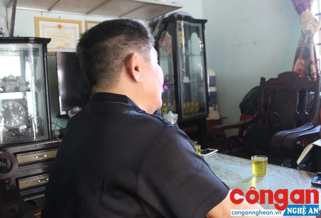 Ông Phan Tuấn Ngh. tâm sự với phóng viên về khoảng thời gian khó khăn khi cả 2 con trai tham gia “Hội Thánh đức chúa trời”
