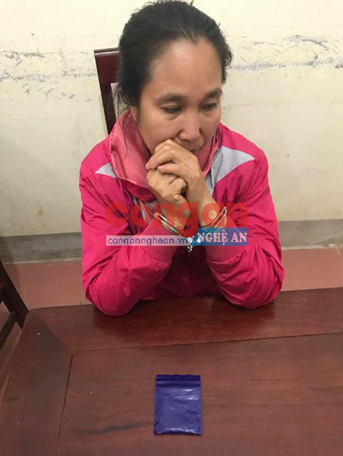 Đối tượng Lương Thị Hương và tang vật