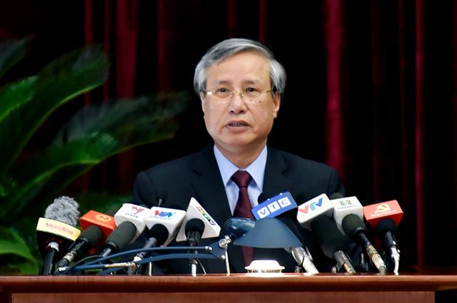 Thường trực Ban Bí thư Trần Quốc Vượng trình bày dự kiến chương trình Hội nghị Trung ương 7. Ảnh: VGP/Nhật Bắc