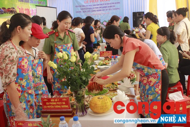 Hội thi nấu ăn 'Bữa cơm ấm áp yêu thương'