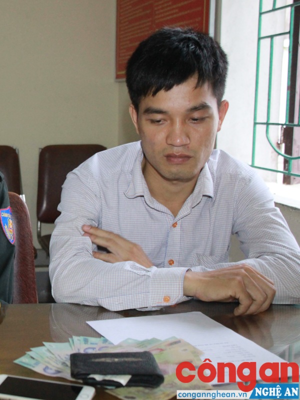 Đối tượng cùng tang vật tại Cơ quan Công an 
