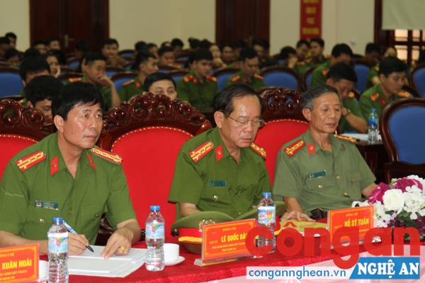 Các đại biểu tham dự