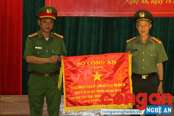 Tổng kết đợt thi đua lập thành tích chào mừng 70 năm ngày Chủ tịch Hồ Chí Minh có Sáu điều dạy CAND