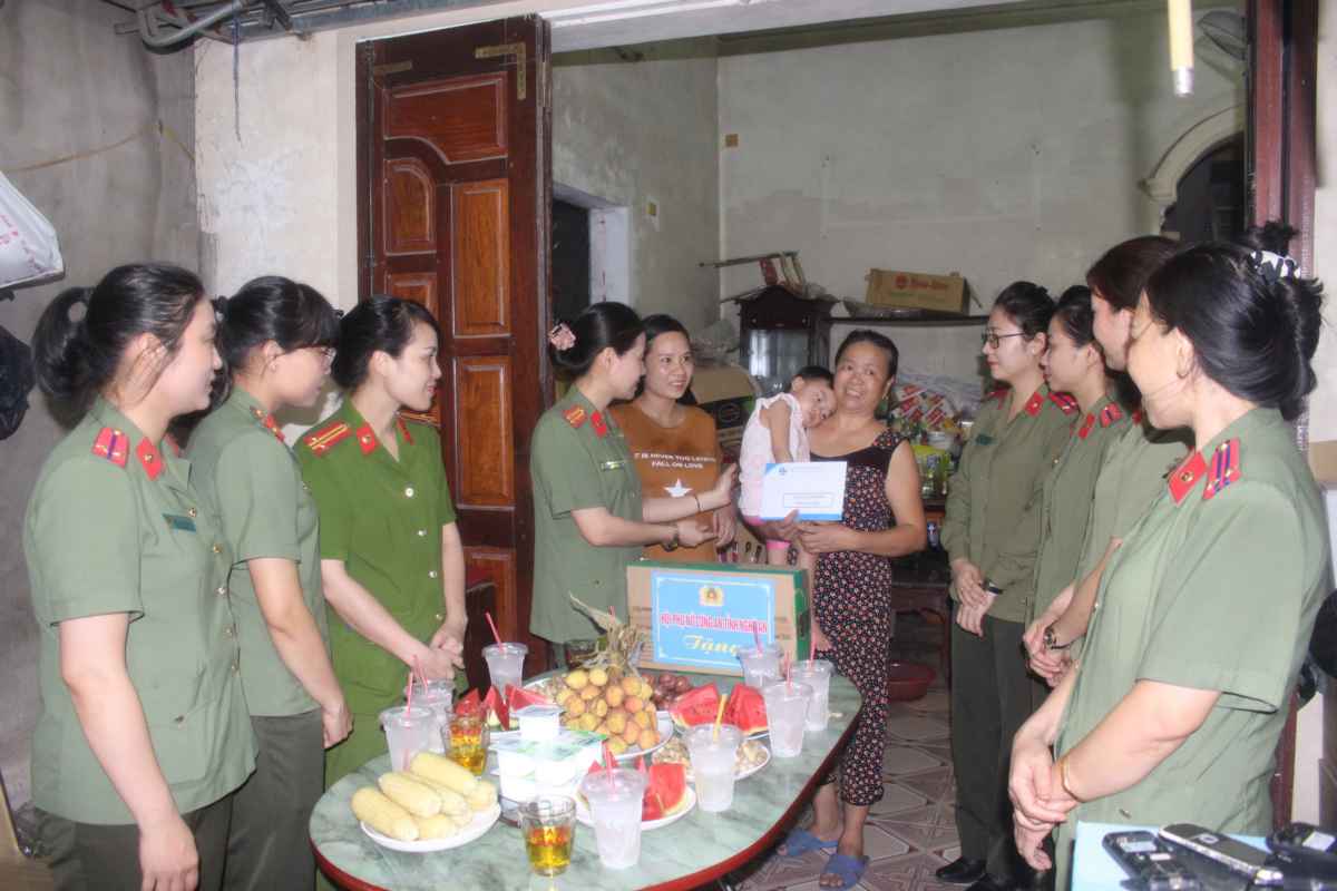 Hoạt động thiện nguyện là điểm sáng tiêu biểu của Hội Phụ nữ Công an tỉnh trong nhiều năm qua  
