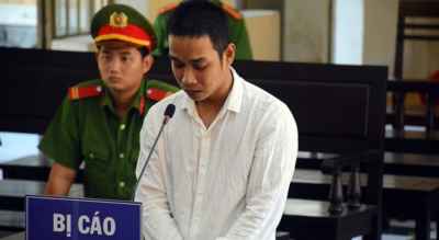 Tưới xăng đốt vợ vì bị cằn nhằn khi ăn nhậu