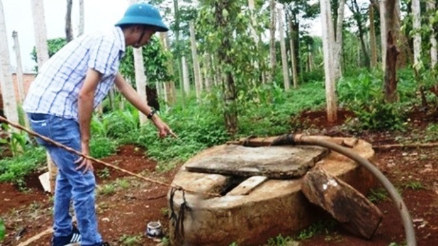 Nghi án kẻ gian đổ thuốc sâu xuống giếng nước ăn