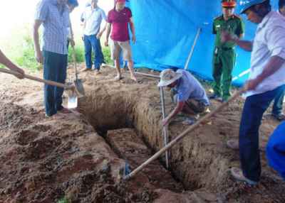 Thi thể chôn gần 6 năm khai quật vẫn còn gần như nguyên vẹn