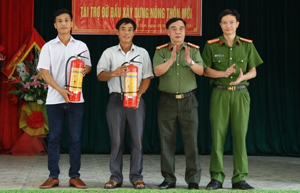 Hỗ trợ xã trang thiết bị PCCC