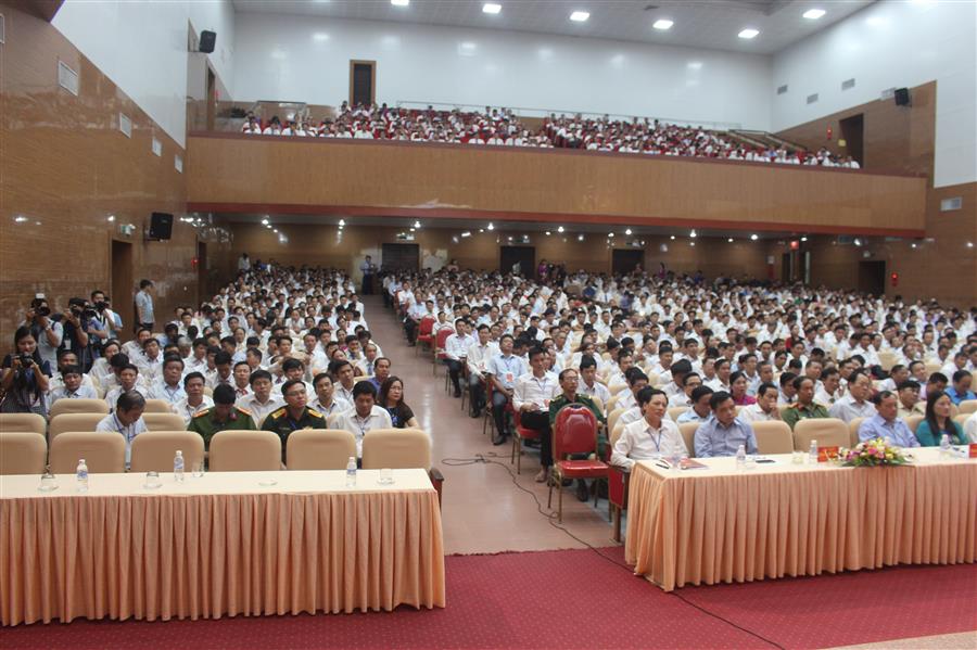 Đối thoại giữa Thường trực Tỉnh ủy với người đứng đầu cấp ủy, chính quyền cơ sở