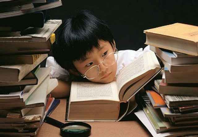 Ai đánh cắp tuổi thơ của con trẻ?