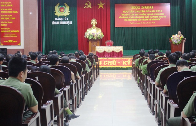 Tổ chức hội nghị học tập chuyên đề