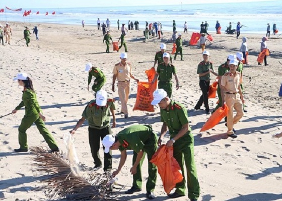 Cùng chung tay giữ màu xanh của biển