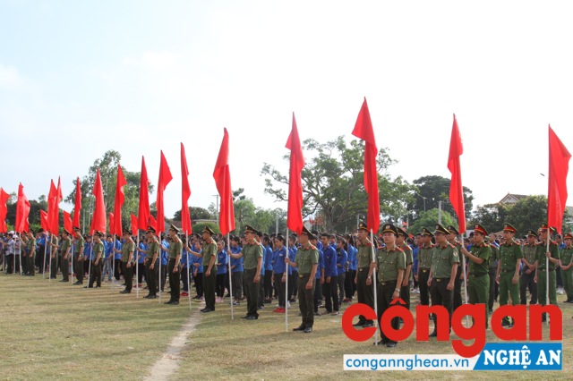 Buổi lễ phát động thu hút hơn 2000 thanh niên tham gia 