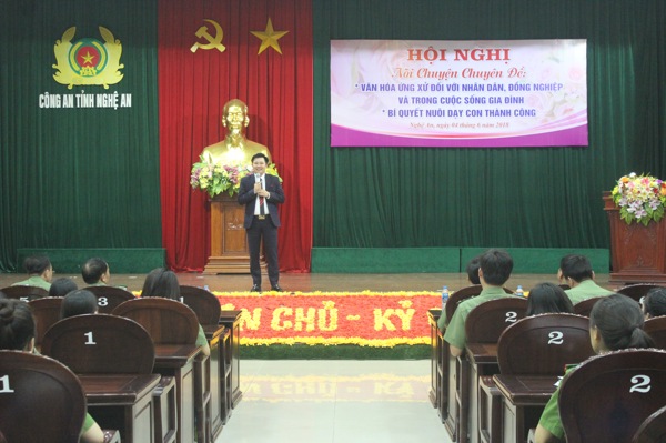 Công an Nghệ An: Nói chuyện chuyên đề về văn hóa ứng xử