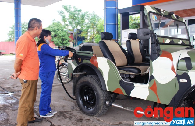 Xăng tăng giá, áp lực giữ chỉ số giá tiêu dùng