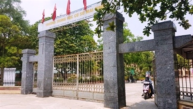 Tạm đình chỉ giáo viên làm lọt đề thi vào lớp 10
