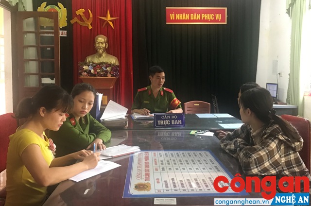 Công an phường Lê Lợi tiếp nhận tin báo tố giác tội phạm của người dân