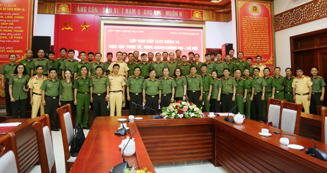 100 học viên cao cấp lý luận chính trị thực tế tại tỉnh Nghệ An