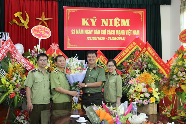 Chi cục quản  lý thị trường, chúc mừng Báo Công an Nghệ An