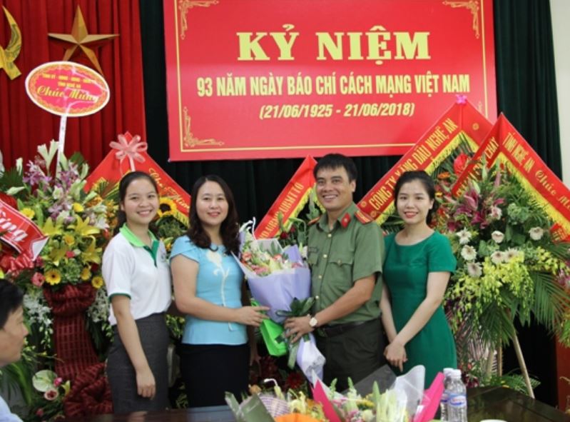 Bệnh viện Quốc tế Vinh chúc mừng Báo Công an Nghệ An 