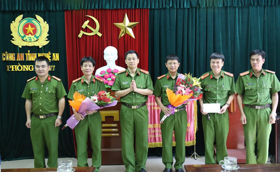 Trao thưởng chuyên án ma túy, thu giữ 2 bánh hêrôin