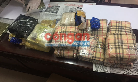 03 bánh herorin, 10 kg ma túy dạng đá và 24000 viên ma túy tổng hợp