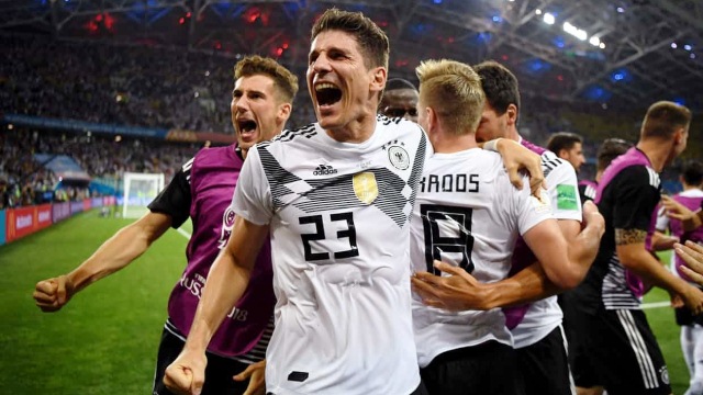 Kroos lập siêu phẩm, Đức thắng nghẹt thở trước Thụy Điển