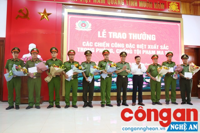 Khen thưởng các chiến công đặc biệt xuất sắc trong phòng chống tội phạm ma túy